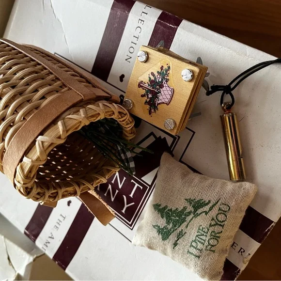 American Girl retired Samantha set from 1991 almost complete collection - Picture 3 of 16